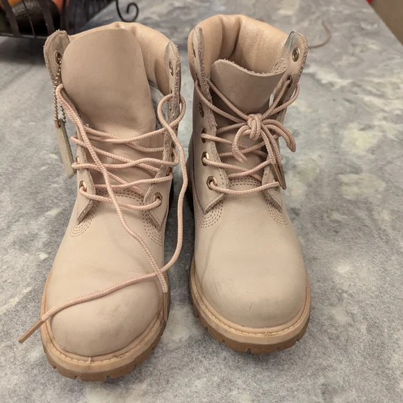 Women's Beige Timberland Boots - Picture 2 of 11